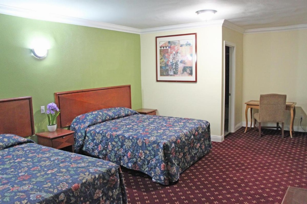Room image 4